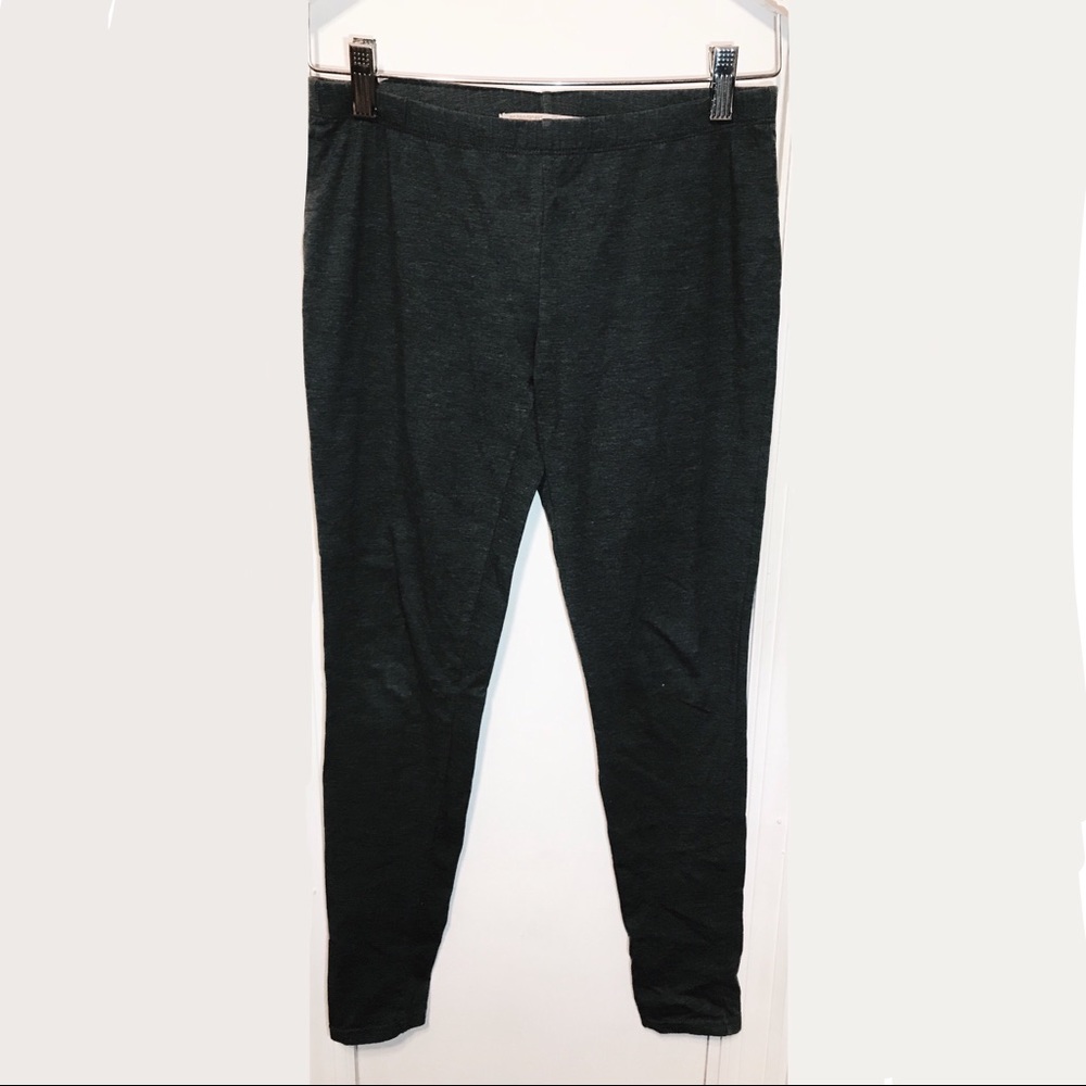 WOMEN’s NO BOUNDARIES LEGGINGS// ALMOST NEW
